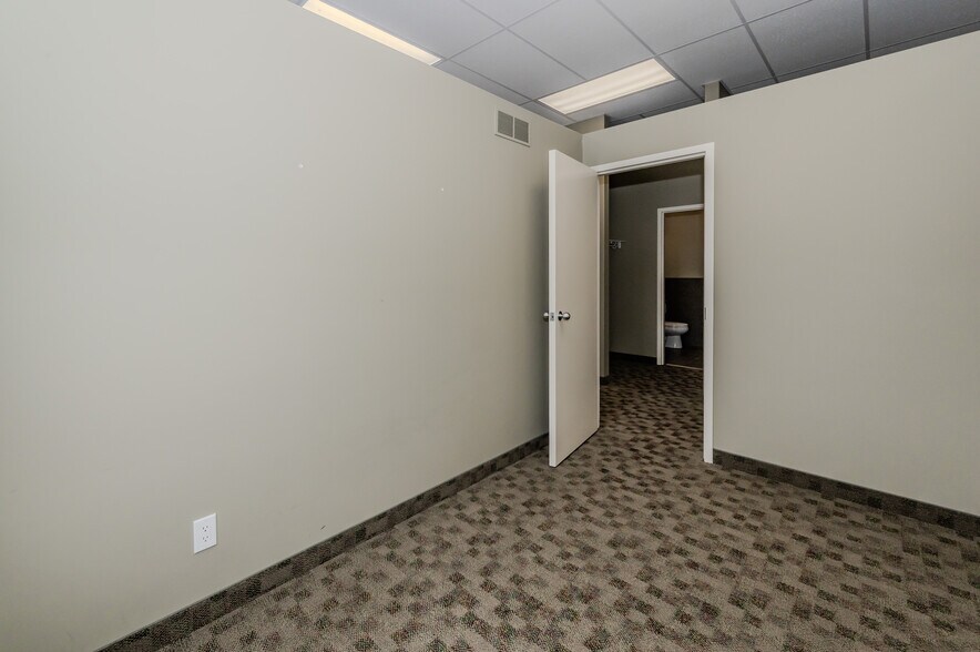 More Photos Of 90 Earl Martin Dr, Woolwich Medical For Lease