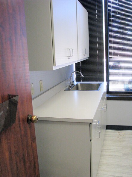 More Photos Of 330 Borthwick Ave, Portsmouth Medical For Lease