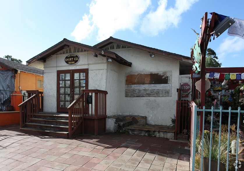 More Photos Of 2611-2615 Congress St, San Diego Storefront For Lease