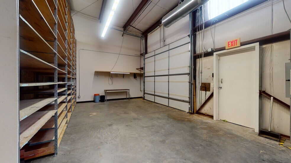 More Photos Of 3663-3673 Alamance Rd, Burlington Flex For Lease