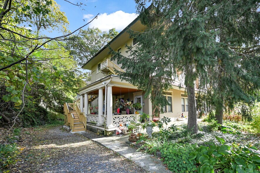 More Photos Of 1 Riverside Dr, Sleepy Hollow Village Apartments For Sale