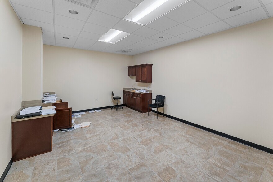 More Photos Of 175 W Railroad St, Pembroke Storefront For Lease