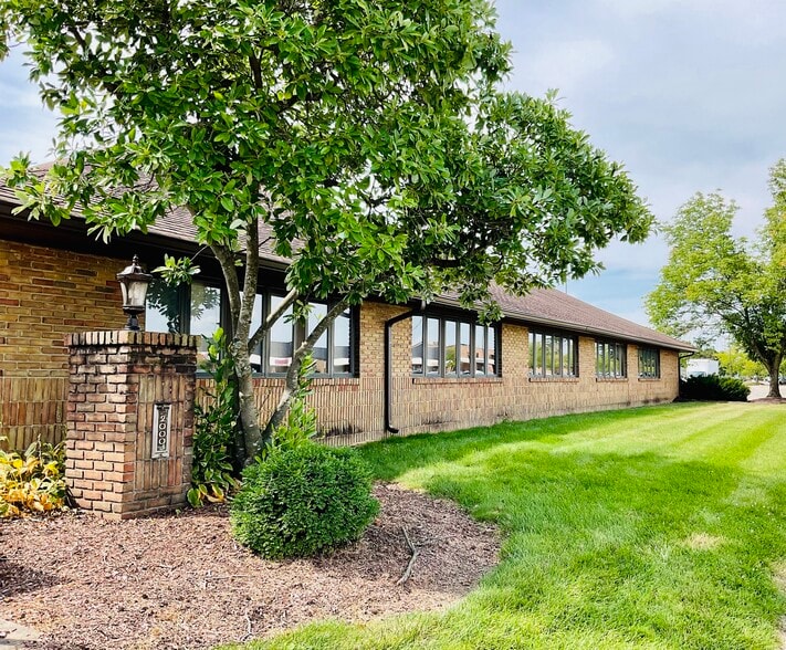 Primary Photo Of 2000 Bethel Rd, Columbus Medical For Lease