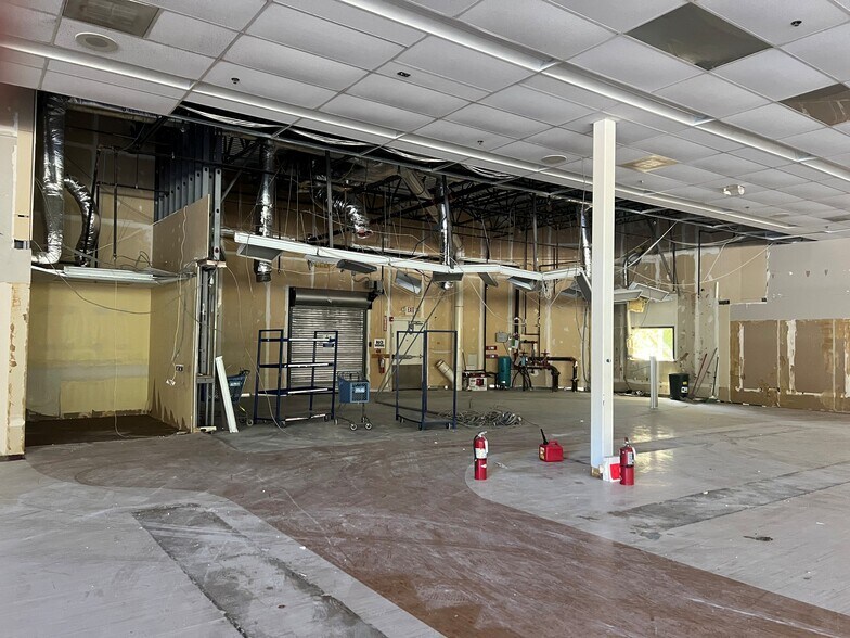 More Photos Of 1395 Middletown Ave, Northford Freestanding For Sale