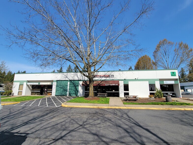 More Photos Of 9325-9425 SW Commerce Cir, Wilsonville Light Manufacturing For Lease
