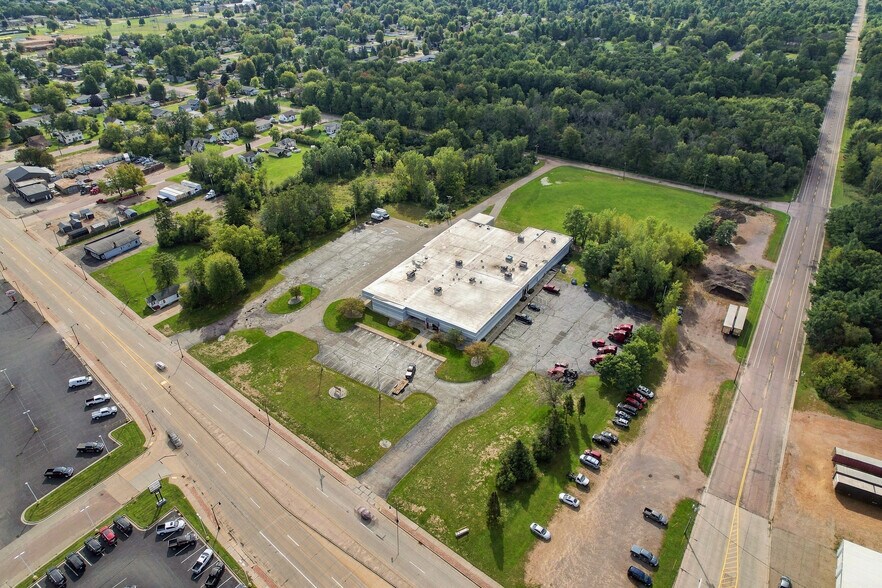 More Photos Of 2321 W Grand Ave, Wisconsin Rapids Office For Sale