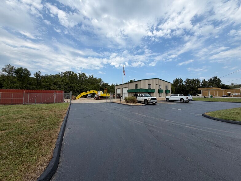 More Photos Of 2005 Highway Z, Pevely Industrial For Sale
