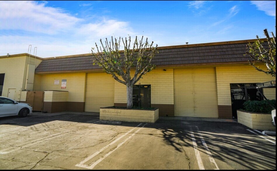 More Photos Of 12455 Branford St, Pacoima Warehouse For Sale