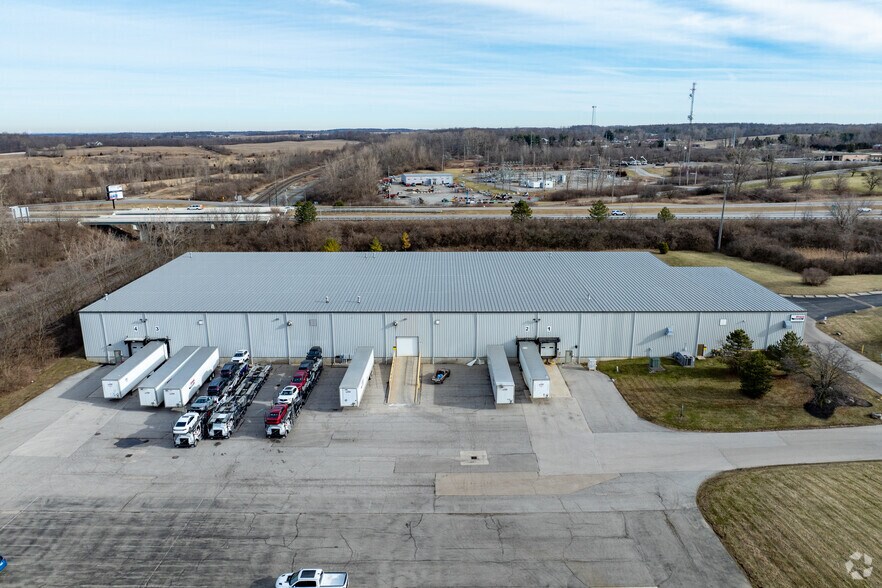 More Photos Of 31 Hunter Pl, Bellefontaine Warehouse For Lease
