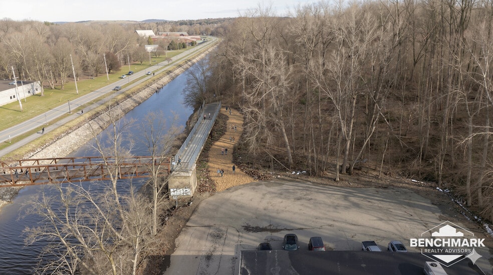 More Photos Of 1000 Turk Hill Rd, Fairport Distribution For Lease