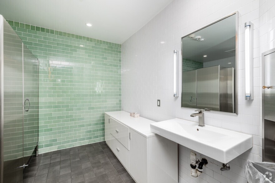 More Photos Of 3733 Motor Ave, Los Angeles Office For Lease