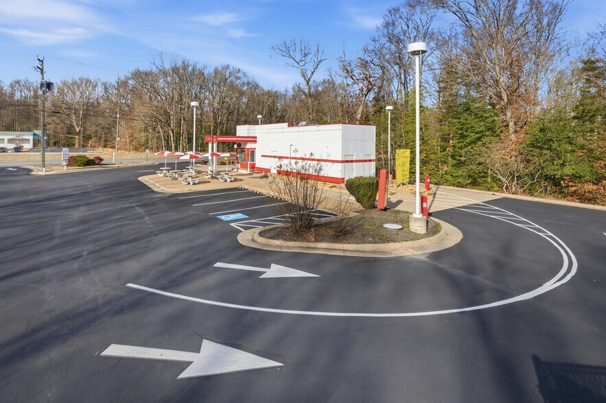More Photos Of 5079 James Madison Pky, King George Fast Food For Sale