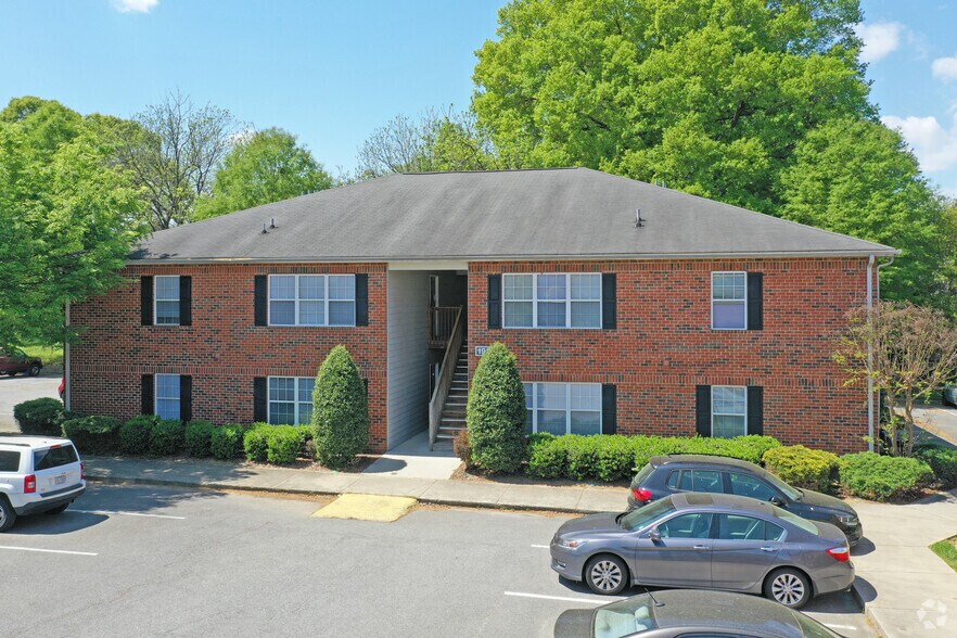 More Photos Of 1911-1923 Spring Garden St, Greensboro Apartments For Sale