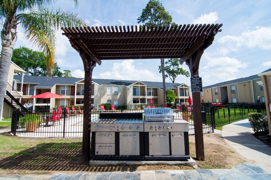 More Photos Of 424 S Bender Hollow, Humble Apartments For Sale