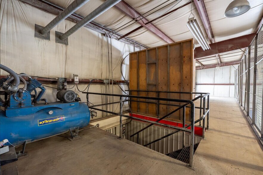 More Photos Of 51001 Range 192 rd, Tofield Industrial For Sale