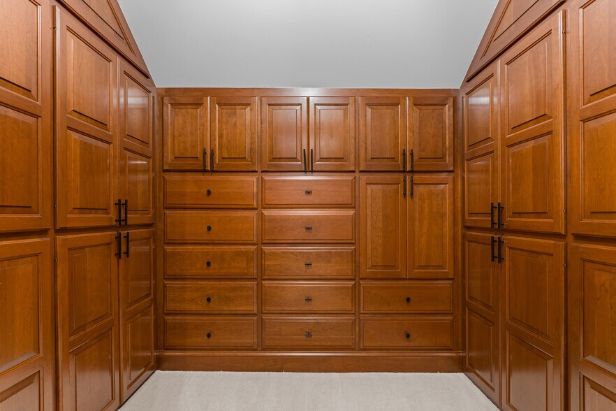 More Photos Of 5455 Plantation Rd, Sunbury Lodge Meeting Hall For Sale