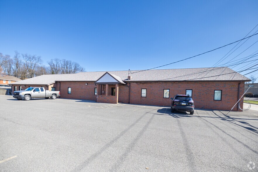 Primary Photo Of 2884 Industrial Blvd, Bethel Park Coworking Space