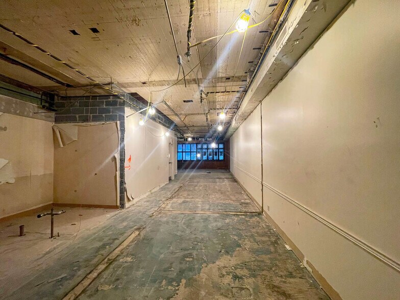 More Photos Of 1 N George St, York Bank For Lease