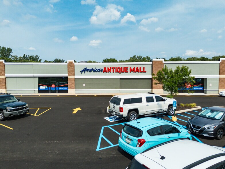 More Photos Of 8301-8349 Indianapolis Blvd, Highland Unknown For Lease