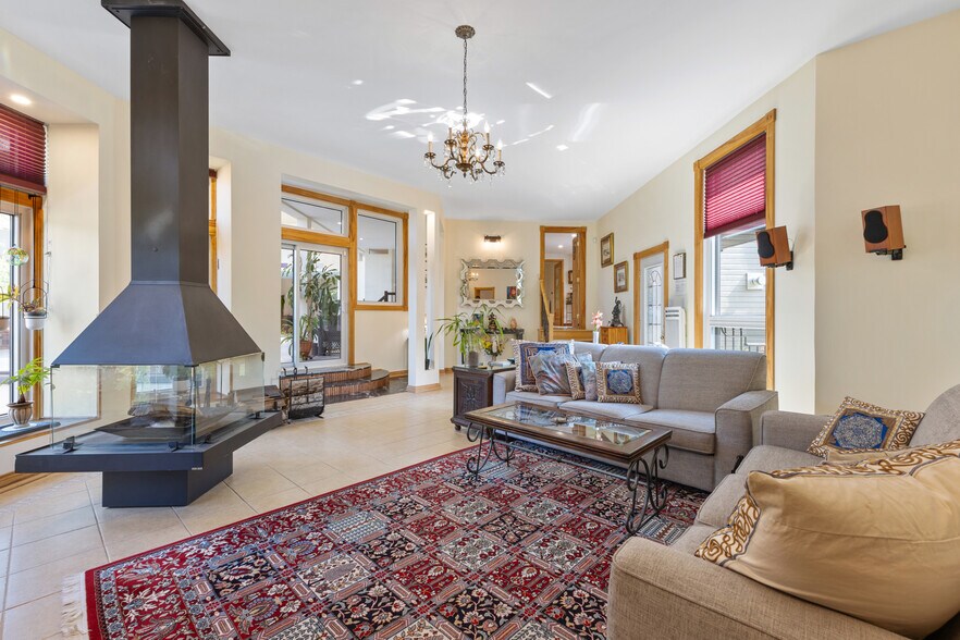 More Photos Of 57 Rue Allan, Brownsburg-chatham Apartments For Sale