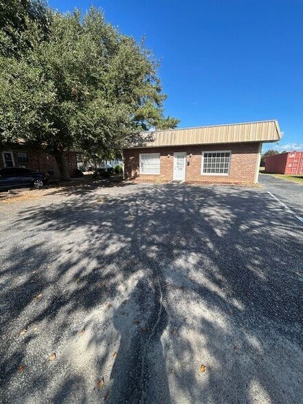 Primary Photo Of 315 E 20th St, Lumberton Office For Lease