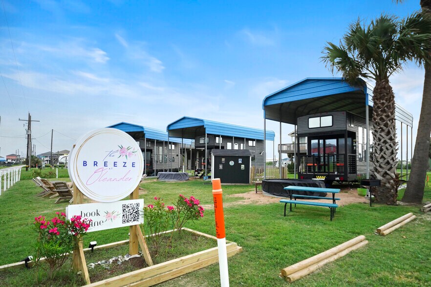 More Photos Of 1845 Oleander, Crystal Beach Trailer Camper Park For Sale