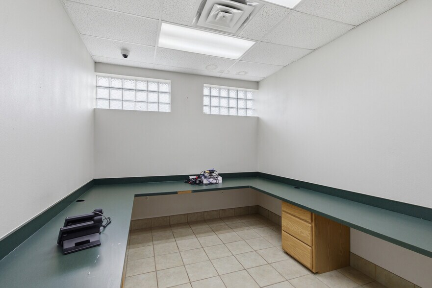 More Photos Of 1695 S State Highway 121, Lewisville Veterinarian Kennel For Sale