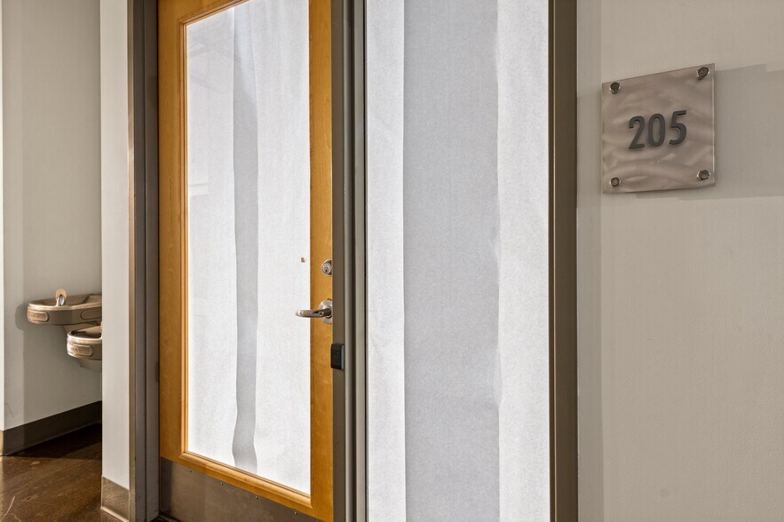 More Photos Of 718 Washington Ave N, Minneapolis Loft Creative Space For Sale