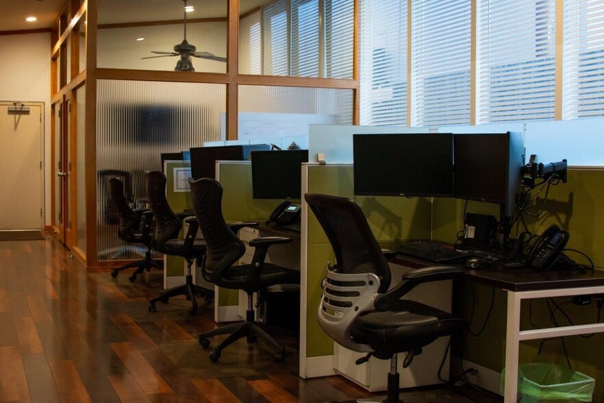 More Photos Of 2323 E St, Bakersfield Loft Creative Space For Lease