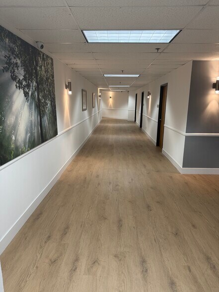 More Photos Of 15342 Hawthorne Blvd, Lawndale Office For Lease