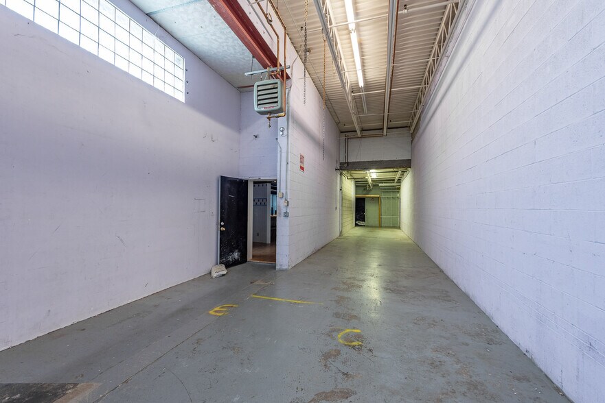 More Photos Of 120 Andover St, Danvers Freestanding For Lease