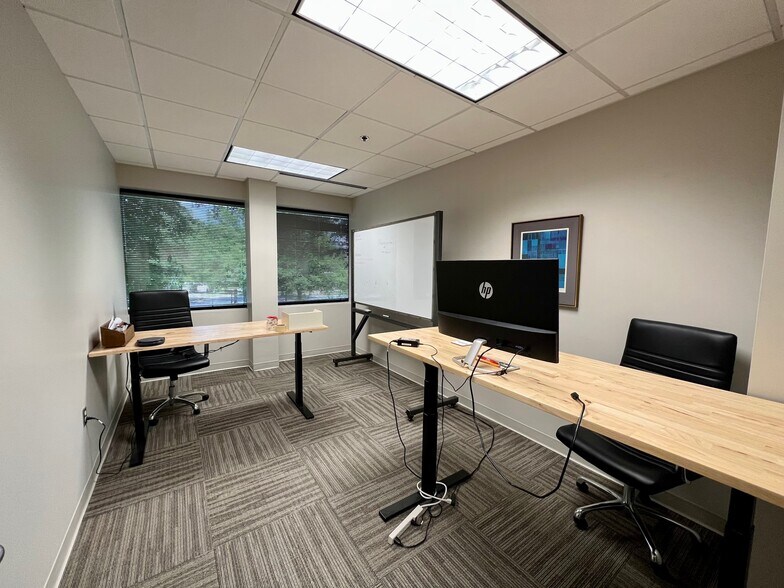 More Photos Of 308 N Peters Rd, Knoxville Office For Lease