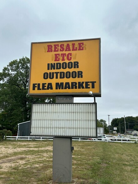 More Photos Of 53788 County Road 9, Elkhart Freestanding For Lease