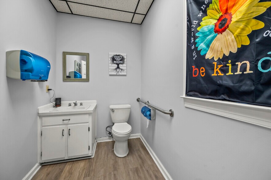 More Photos Of 4375 Silas Creek Pky, Winston-Salem Medical For Sale