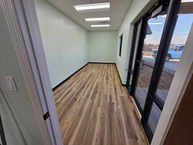 More Photos Of 5300 S Zero St, Fort Smith Storefront Retail Office For Sale