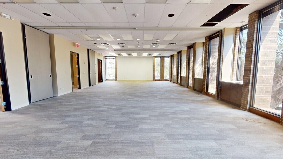 More Photos Of 8329 N Mopac Expy, Austin Office For Lease