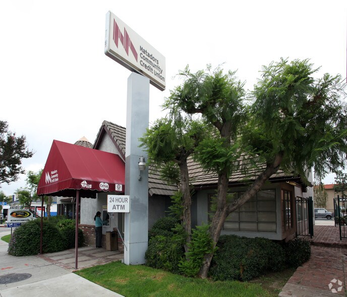 Primary Photo Of 9401 Reseda Blvd, Northridge Office For Sale