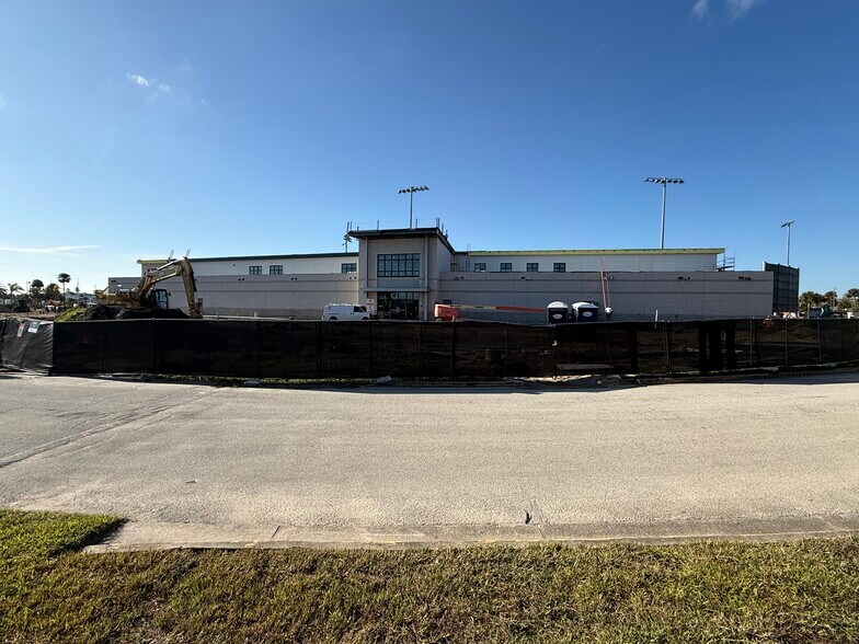 More Photos Of 128 S Beach St, Daytona Beach Apartments For Sale