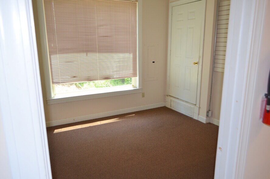 More Photos Of 348 New Byhalia Rd, Collierville Medical For Lease