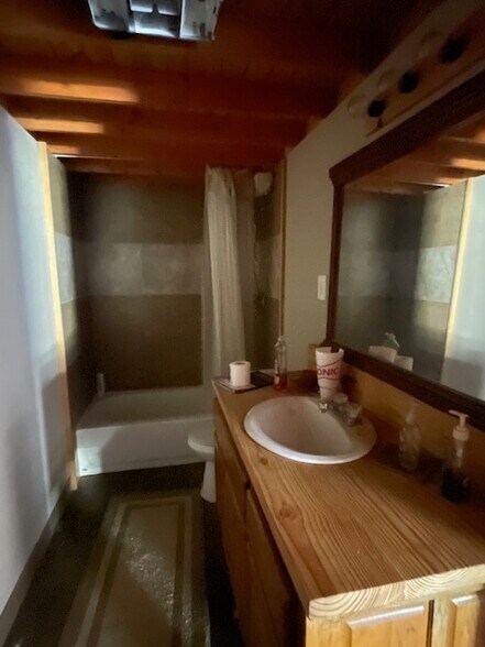 More Photos Of 63155 N State Hwy 289, Pottsboro Research And Development For Lease