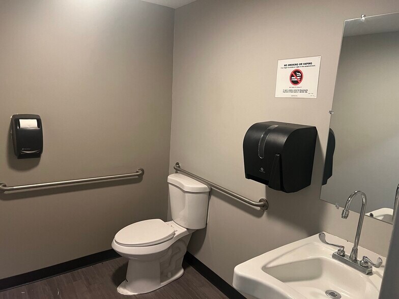 More Photos Of 1024 Kings Hwy, New Bedford Storefront For Lease