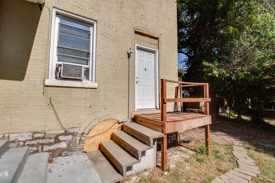 More Photos Of 1011 State St, Alton Apartments For Sale
