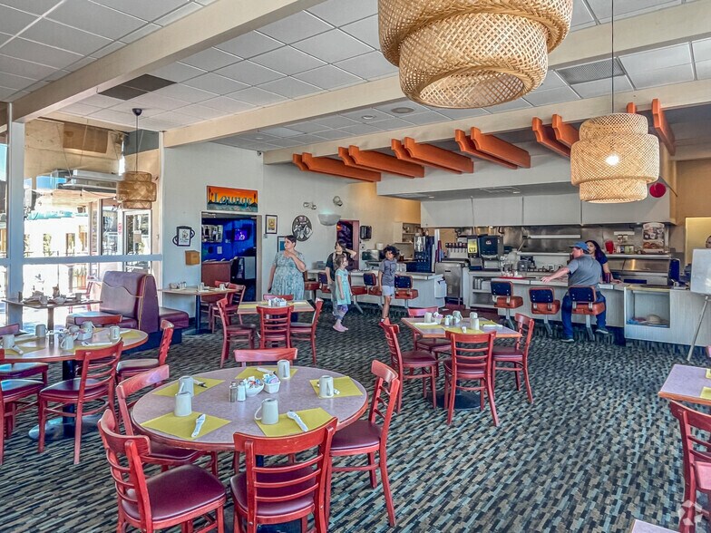 More Photos Of 10805 Palm Dr, Desert Hot Springs Hotel For Sale