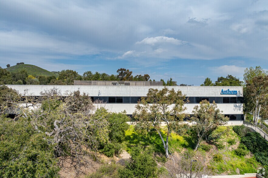 More Photos Of 4553 La Tienda Rd, Westlake Village Light Manufacturing For Sale