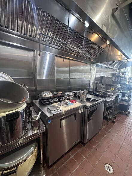More Photos Of 349 N La Cienega Blvd, Los Angeles Restaurant For Lease