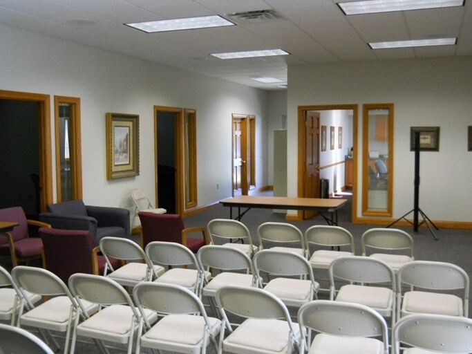 More Photos Of 2848 Memorial Dr, Two Rivers Medical For Lease