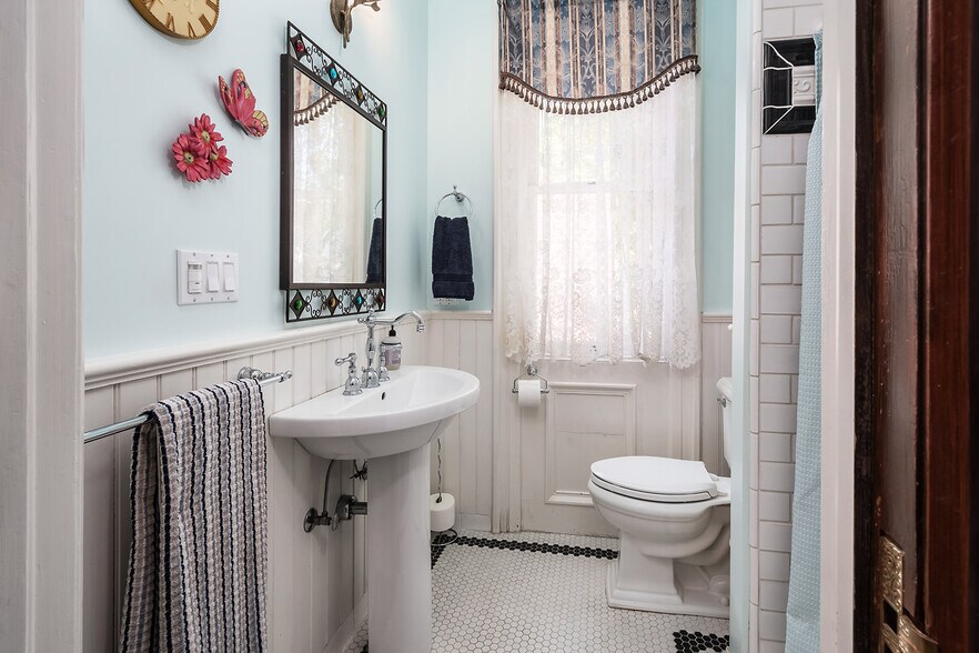 More Photos Of 333 G St, San Rafael Apartments For Sale