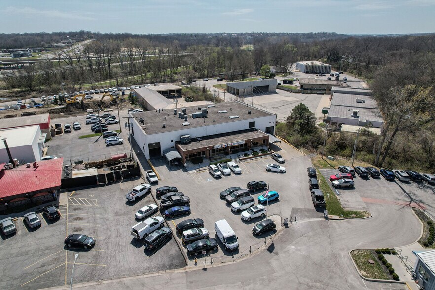 More Photos Of 2005-2007 W 103rd Ter, Leawood Service For Sale