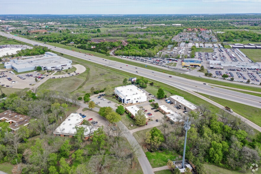 More Photos Of 3101 N Hemlock Cir, Broken Arrow Office For Lease