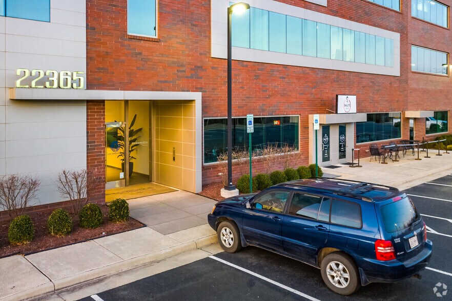 More Photos Of 22365 Broderick Dr, Sterling Medical For Lease